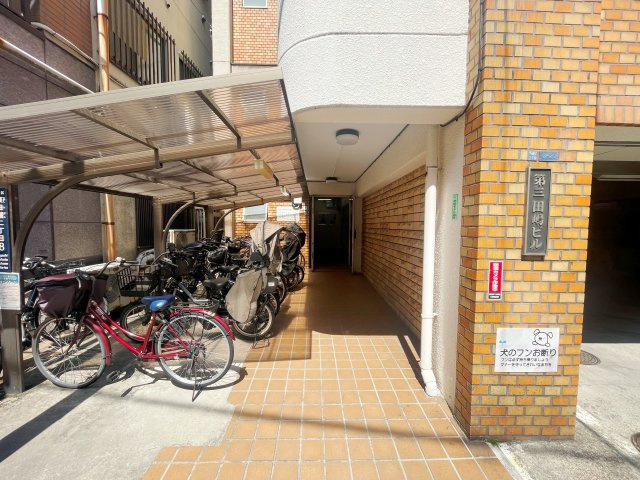 第三田嶋ビルのエントランス