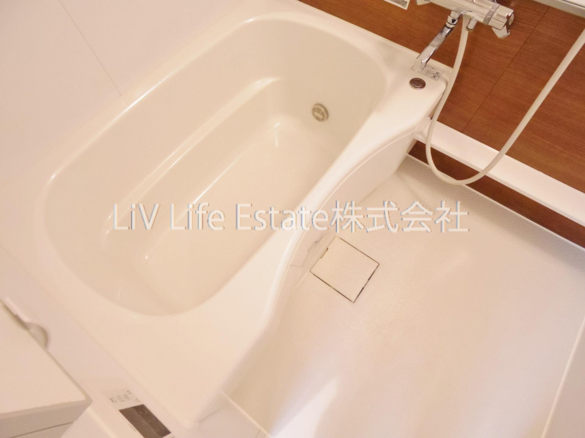 西東京市新町２丁目のアパートの浴室