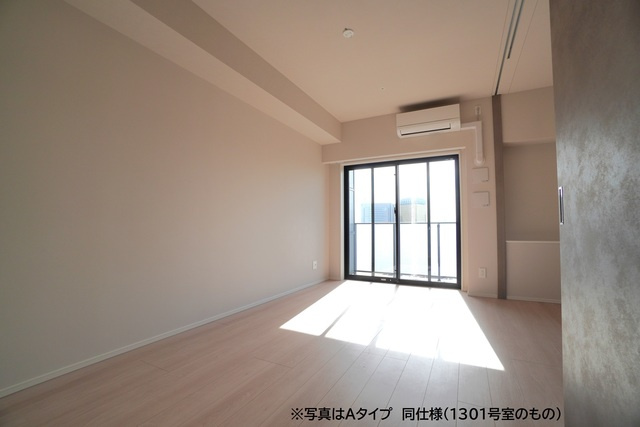 【居間・リビング】 | シーズンフラッツ浅草六丁目 | ※写真は同タイプ住戸です。