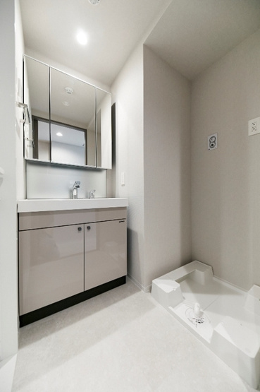 【洗面所】 | ロイジェント銀座 | ※写真は同タイプ住戸です。