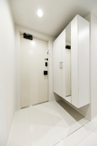【玄関】 | ロイジェント銀座 | ※写真は同タイプ住戸です。