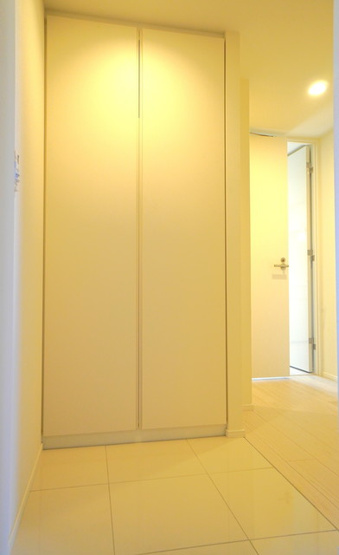 【玄関】 | Ｂｒｉｌｌｉａ　ｉｓｔ　上野稲荷町 | ※写真は同タイプ住戸です。