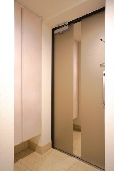 【玄関】 | ベルファース神田神保町 | ※写真は同タイプ住戸です。