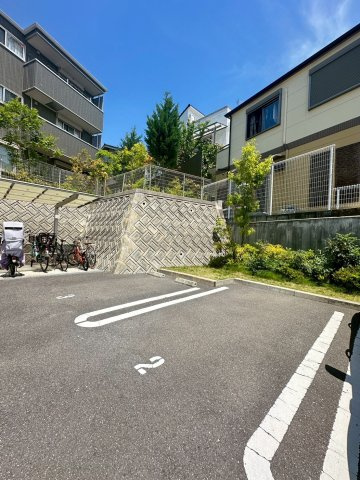 ベルセレッソ・ 古曽部の駐車場