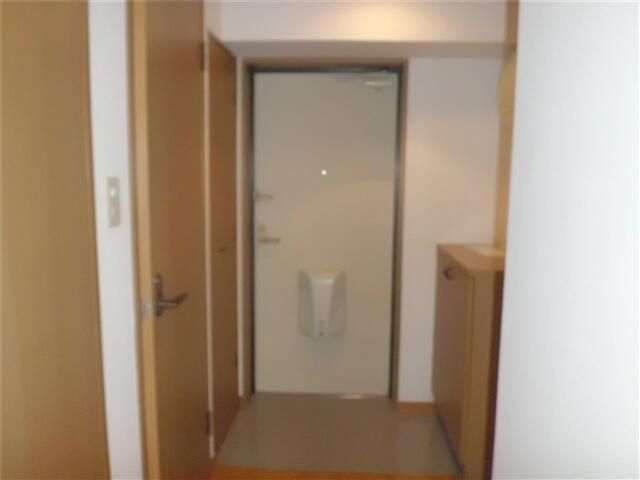 シャトー西戸部の玄関