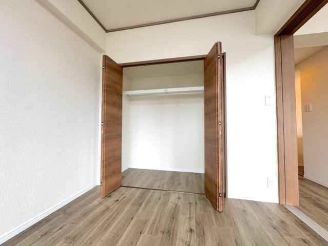 藤和シティコープ東浦和の収納|収納
各室にクローゼット等の収納スペースを確保。衣類や日常の荷物をすっきり収納でき、居室空間をより広く有効に活用できます。