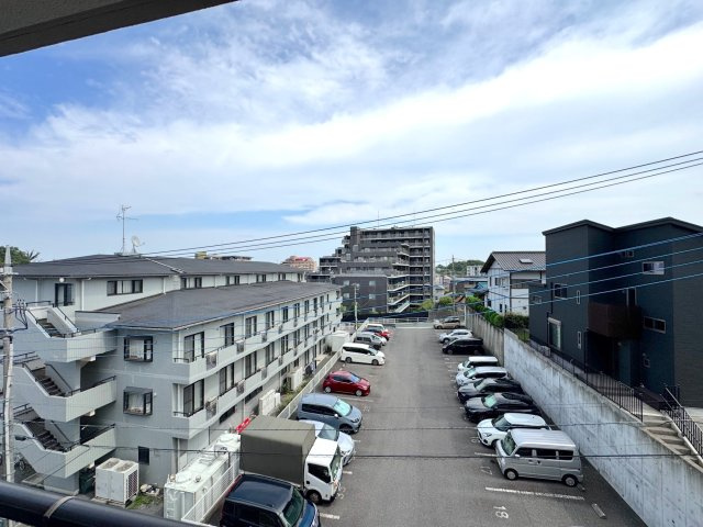 藤和シティコープ東浦和の展望|眺望
前面を遮る大きな建物がなく、空が広がる開放的な眺望！爽やかな風が通り抜け、心地よい日常を演出してくれます。