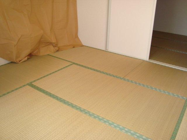パレス若草の和室