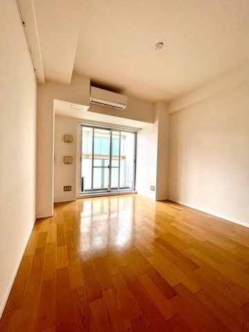 新品家具付きマンション宇田川町16(KaGood東京)の居間・リビング
