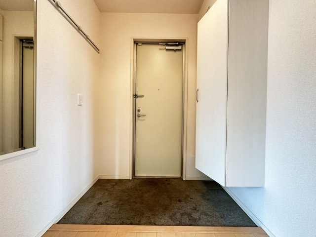 コンフォール薊の玄関