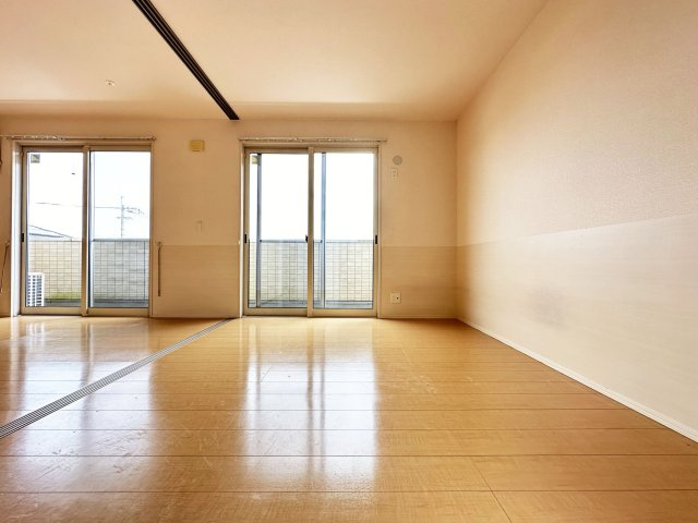 コンフォール薊の洋室