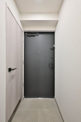 リビオメゾン西麻布の玄関