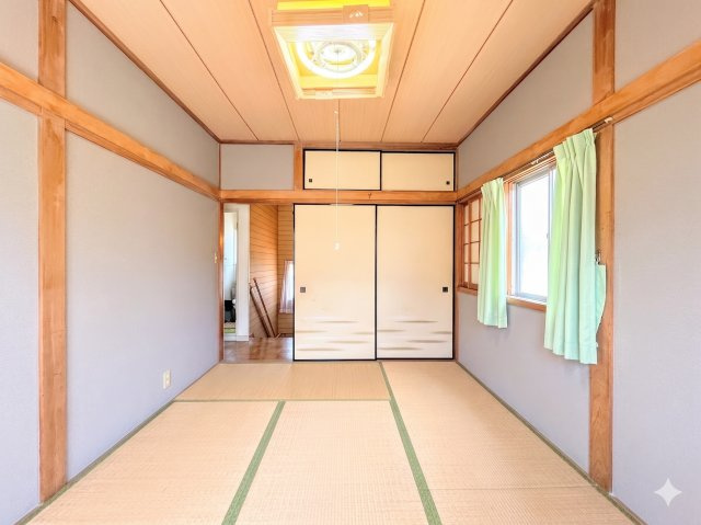 大矢部3丁目　中古戸建ての収納|◆暮らし心地を大きく左右する収納を、適材適所に配置し使い勝手を考慮しました。空間を余すところなく有効利用した収納は生活空間をより上質なものにしてくれるでしょう。