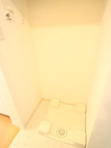 プラウドフラット富士見台の設備|洗濯機置き場※参考写真