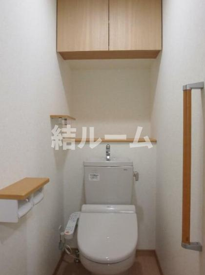 板橋区板橋２丁目の賃貸マンションのトイレ
