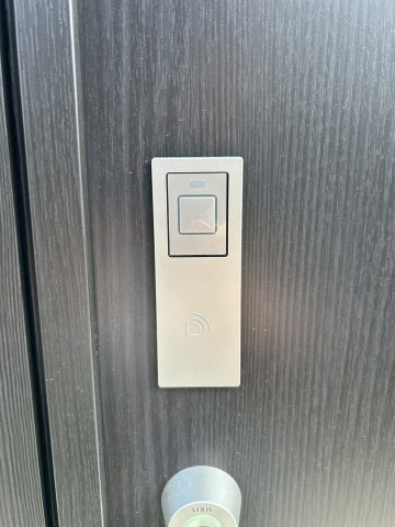 【仲介手数料無料】所沢市小手指南３丁目の防犯設備|カードキー対応の玄関です♪
