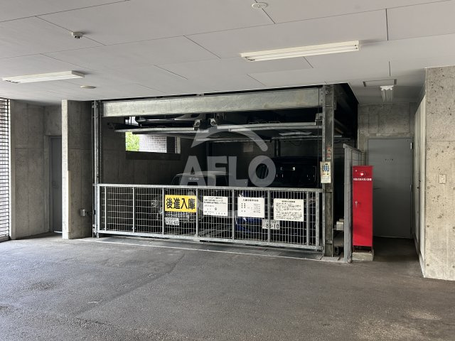 ESGrande江坂公園(旧ハーヴェスタ江坂)の駐車場|ES-Grande江坂公園　駐車場