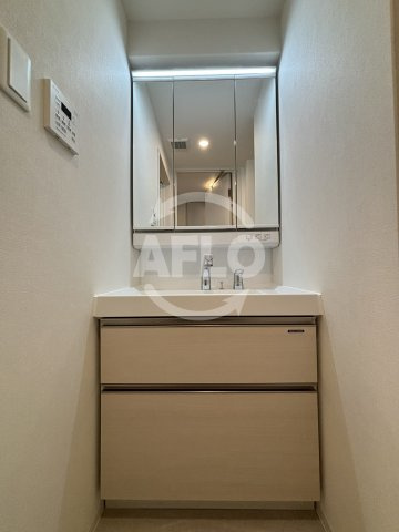 シーズンフラッツ梅田NORTHの洗面所|シーズンフラッツ梅田NORTH　独立洗面台