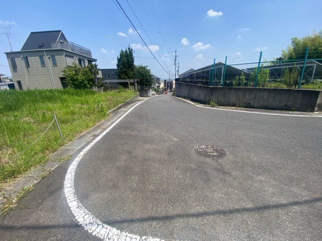大府市横根町羽根山土地の前面道路含む現地写真