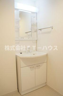 リブリ・いちかわ新田の独立洗面台