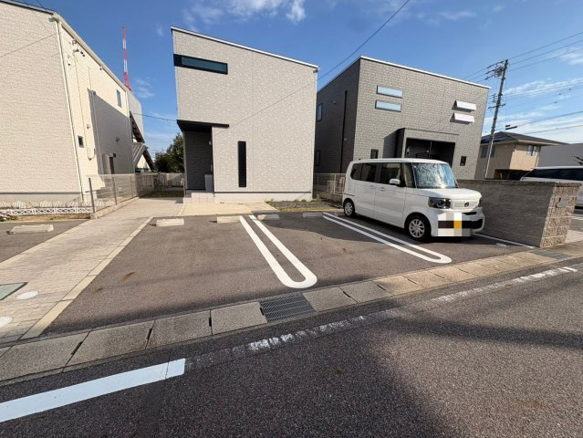 スキップハウスの駐車場