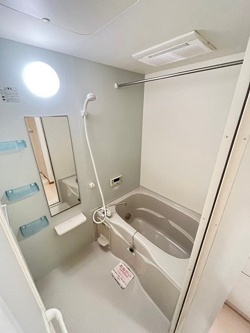 西宮市樋ノ口町２丁目のアパートの浴室
