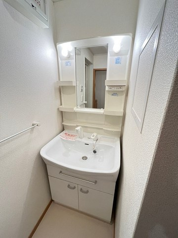 西宮市樋ノ口町２丁目のアパートの洗面所