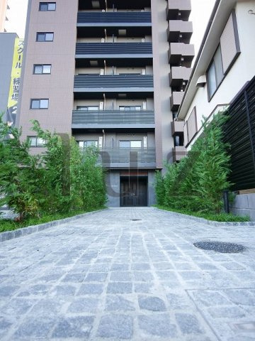 ジェノヴィア新子安の外観