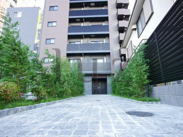 ジェノヴィア新子安の外観