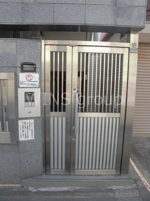 世田谷区砧４丁目の賃貸マンションのエントランス