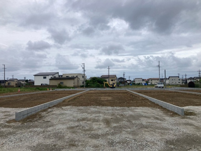 【外観】 | 浜松市中央区大瀬町 新築建売 3号棟 | 現在建築中の外観画像です。ご内覧は同じメーカーの完成物件へご案内いたしますので、いつでもご相談ください！