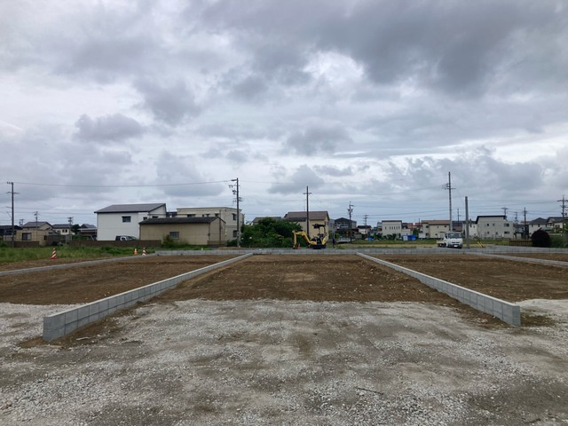 【外観】 | 浜松市中央区大瀬町 新築建売 3号棟 | 現在建築中の外観画像です。ご内覧は同じメーカーの完成物件へご案内いたしますので、いつでもご相談ください！