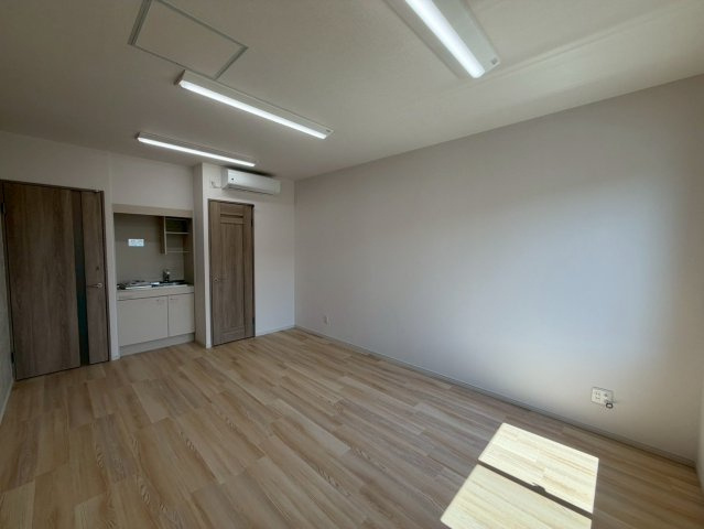 メルディアキューブ箕面牧落 Office & Garageの洋室|２階　15.68㎡