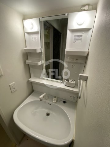 デセンテ北梅田　中津小学校区の洗面所|デセンテ北梅田　独立洗面化粧台