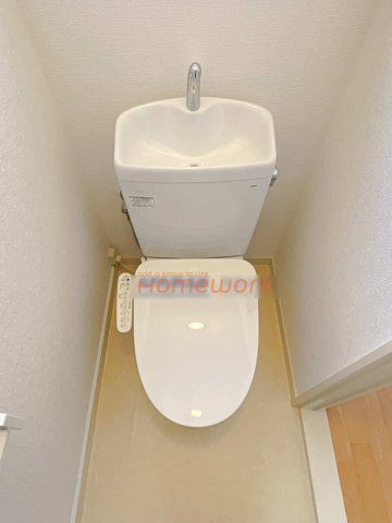 池永テラスハウスのトイレ|落ち着いたトイレです