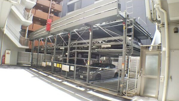 シティスパイアナンバグレイスの駐車場