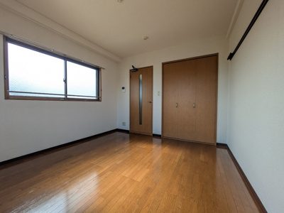 建物への入口