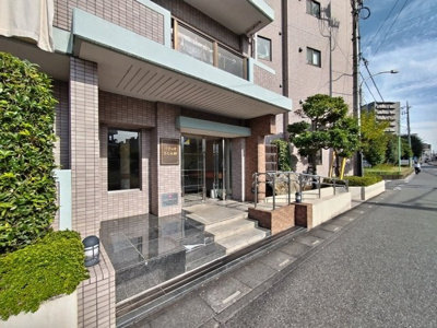 住まう人を迎えるエントランス