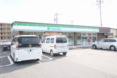 ファミリーマート 富士見針ヶ谷二丁目店まで700ｍ