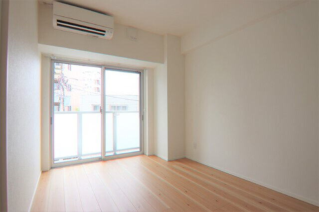明るい印象のお部屋ですね