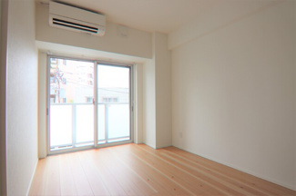 明るい印象のお部屋ですね