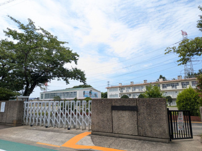 四街道市立山梨小学校まで650ｍ