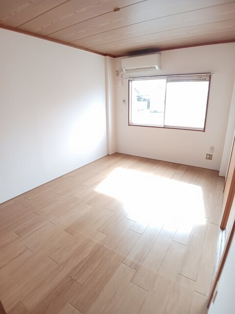 エルディム中島の内装