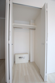 収納　クローゼット※別室参考写真（色・仕様が異なる場合がございます）