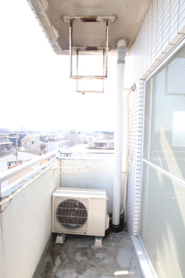 幅もあり、大きめの使いやすいバルコニーです！