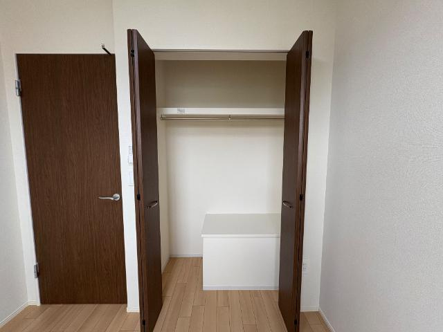 仮）足利市朝倉町新築アパートの収納|洋室クローゼット（イメージ）