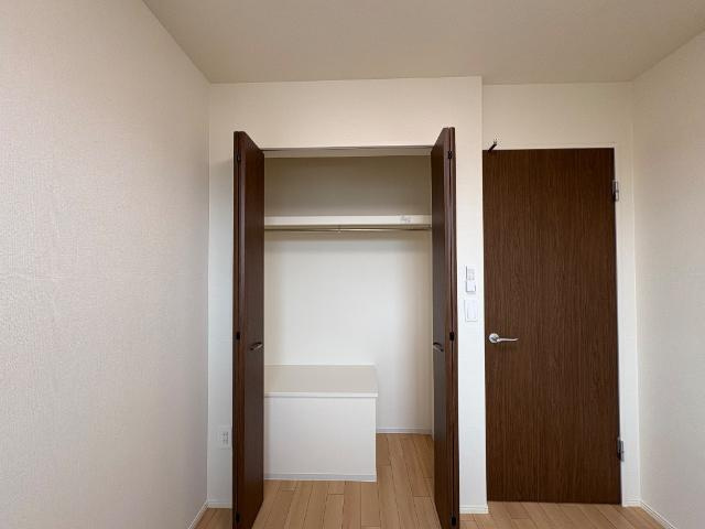 仮）足利市朝倉町新築アパートの収納|洋室クローゼット（イメージ）