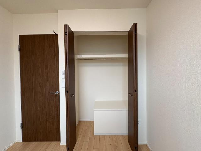 仮）足利市朝倉町新築アパートの収納|洋室クローゼット（イメージ）