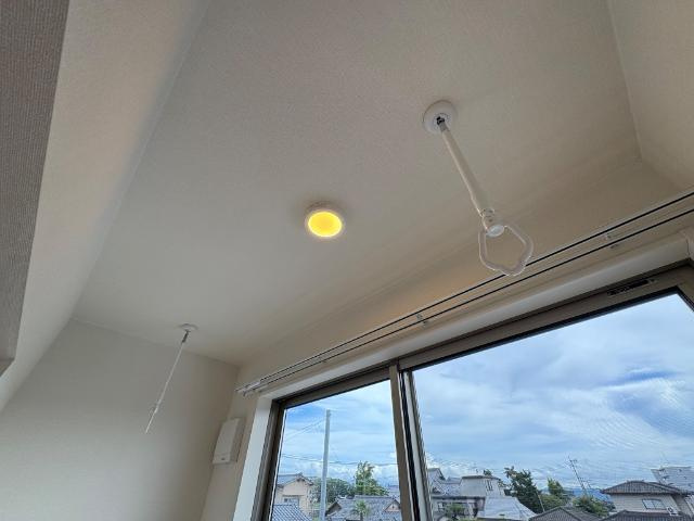 仮）足利市朝倉町新築アパートの設備|室内物干し（イメージ）