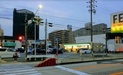 ファミリーマート三条一丁目店 徒歩4分。 260m